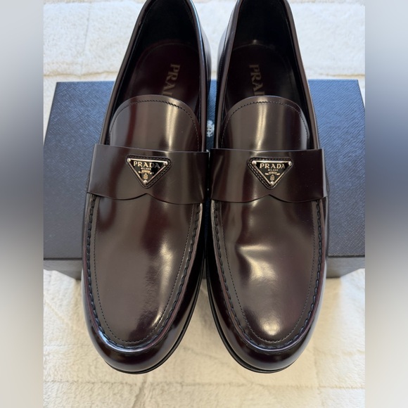 NEW! $1,220 Prada Classic Leather Loafers in Cordovan Maroon Shoes 13 - Picture 2 of 9